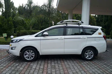 TOYOTA INNOVA